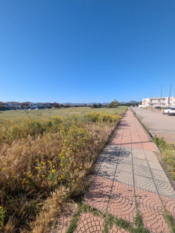 negozio in vendita ad Olbia in zona Osseddu