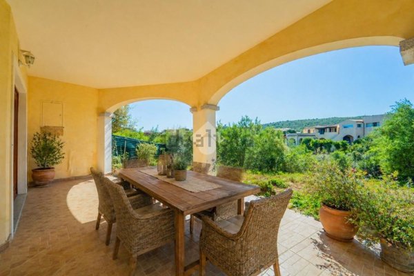 appartamento in vendita ad Olbia in zona Pittulongu