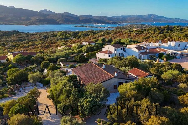 casa indipendente in vendita ad Olbia in zona Rudalza