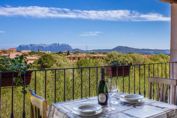 appartamento in vendita ad Olbia in zona Pittulongu