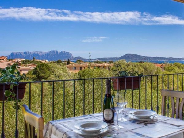appartamento in vendita ad Olbia in zona Pittulongu