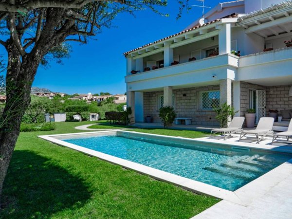 casa indipendente in vendita ad Olbia in zona Pittulongu