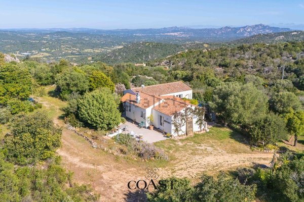 casa indipendente in vendita ad Olbia