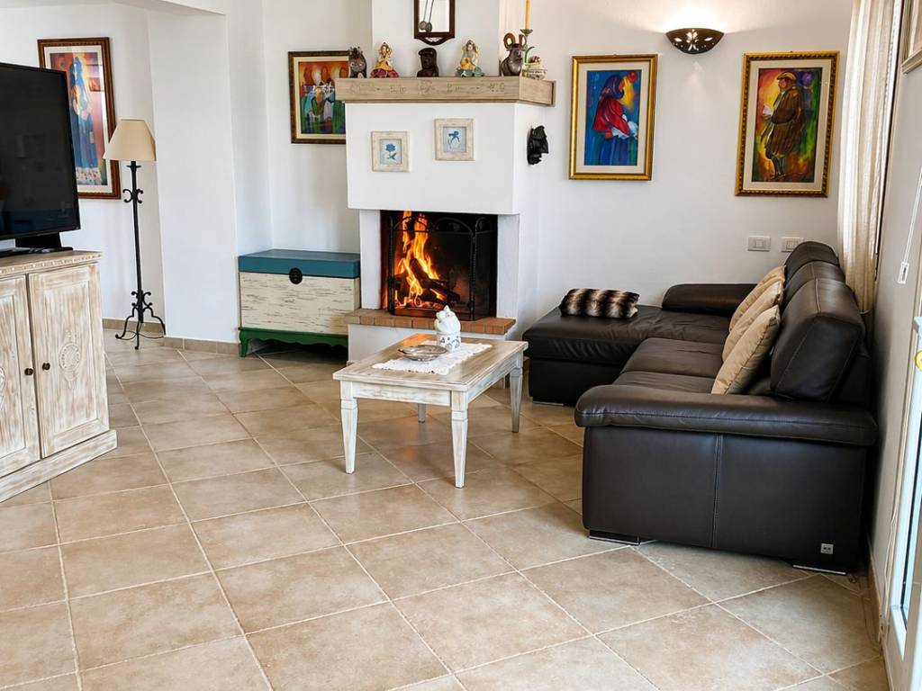 casa indipendente in vendita ad Olbia in zona Aldo Moro