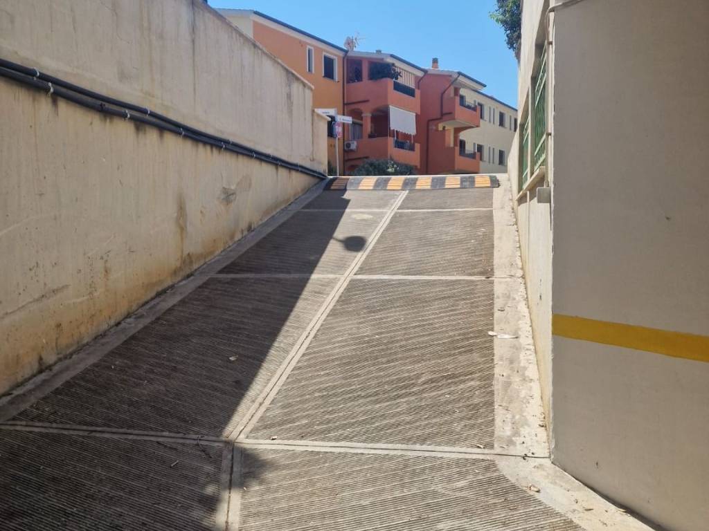 locale di sgombero in vendita ad Olbia in zona Aldo Moro