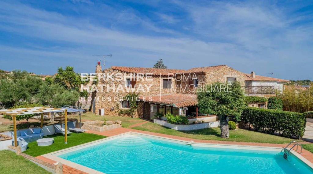 casa indipendente in vendita ad Olbia in zona San Pantaleo