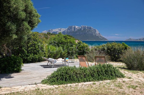 casa indipendente in vendita ad Olbia in zona Porto Istana