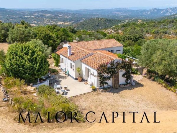 casa indipendente in vendita ad Olbia in zona San Pantaleo