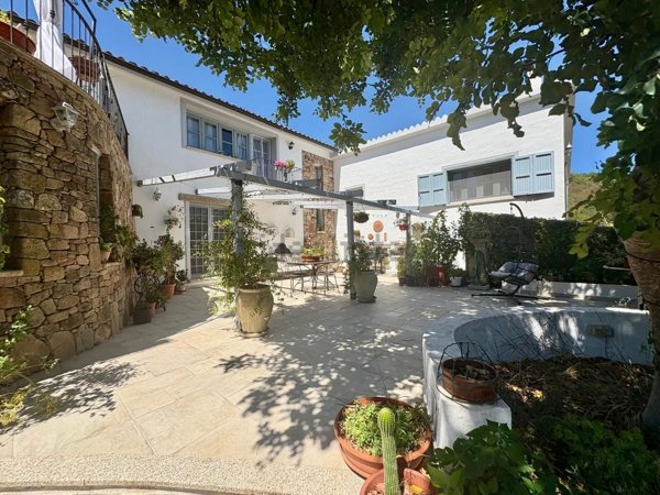 casa indipendente in vendita ad Olbia in zona Sole Ruiu