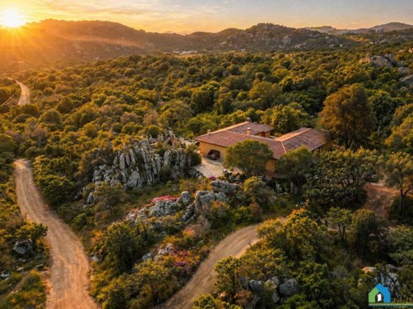 casa indipendente in vendita ad Olbia in zona San Pantaleo