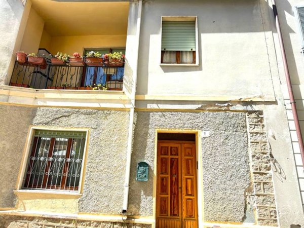 casa indipendente in vendita ad Olbia in zona Centro Storico