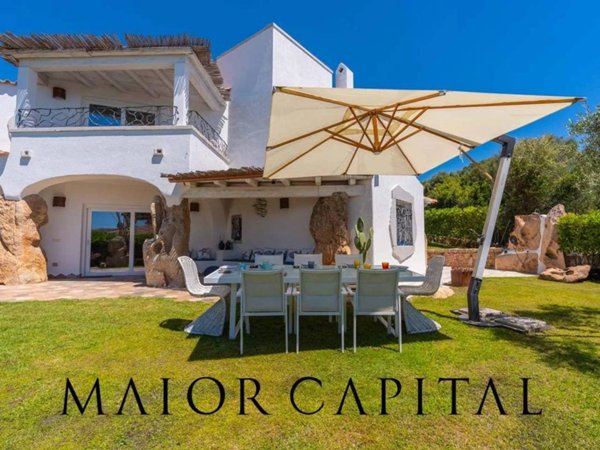 casa indipendente in vendita ad Olbia in zona Pittulongu