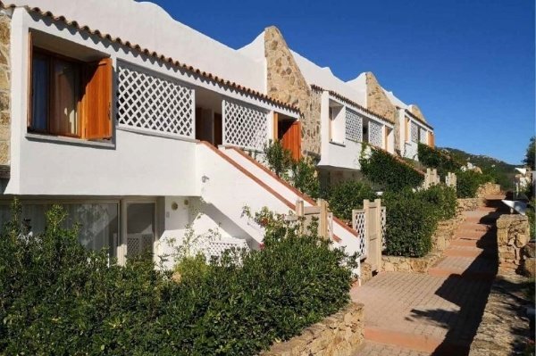 appartamento in vendita ad Olbia in zona Porto Istana