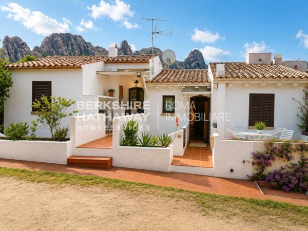casa indipendente in vendita ad Olbia in zona San Pantaleo