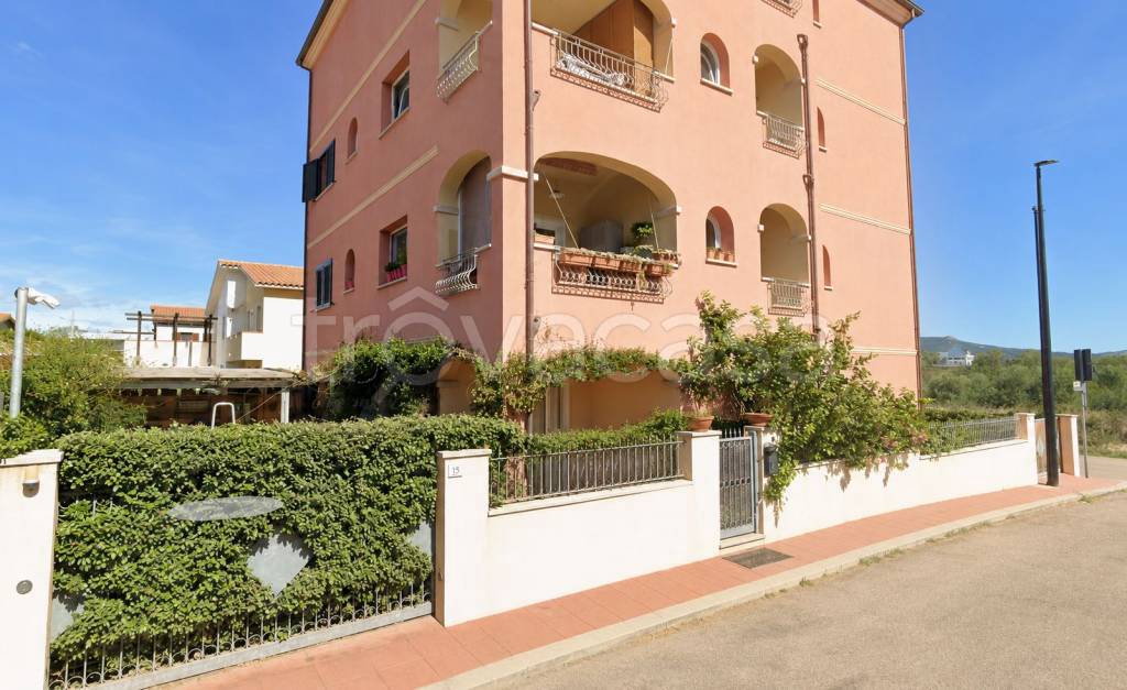 negozio in vendita ad Olbia