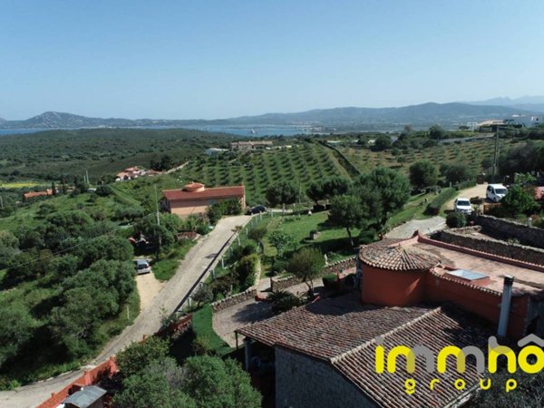 casa indipendente in vendita ad Olbia in zona Pittulongu