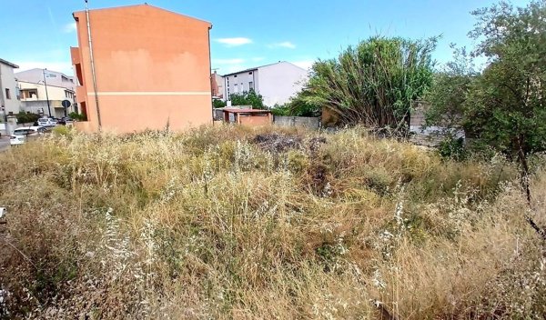 terreno edificabile in vendita ad Olbia in zona Barcellona