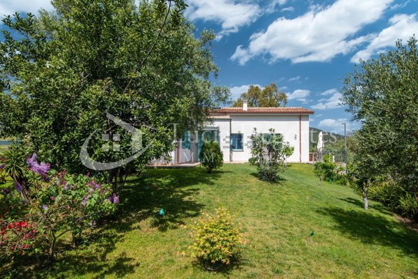 casa indipendente in vendita ad Olbia in zona Santa Lucia