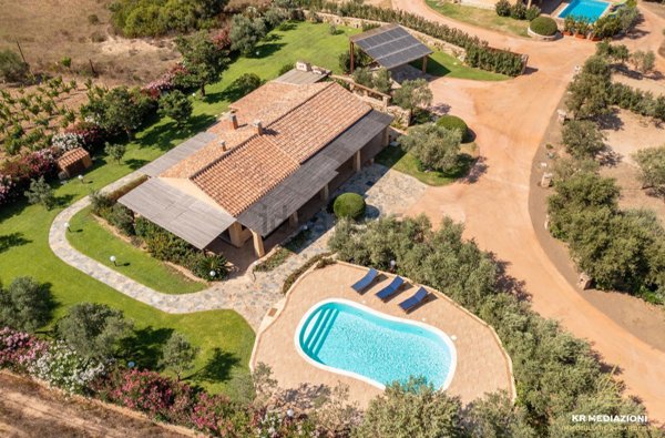 casa indipendente in vendita ad Olbia in zona Sole Ruiu