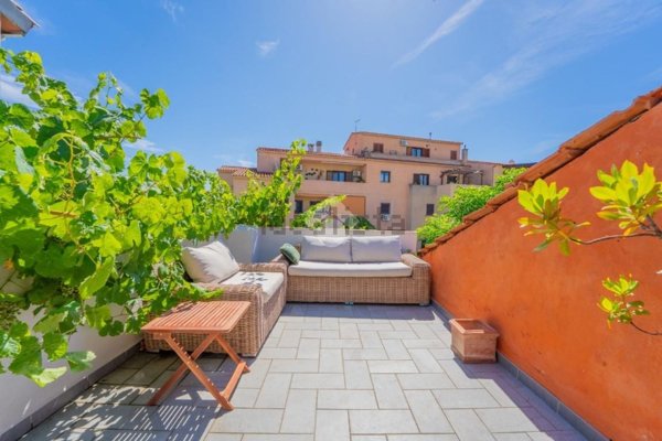 casa indipendente in vendita ad Olbia in zona Centro Storico