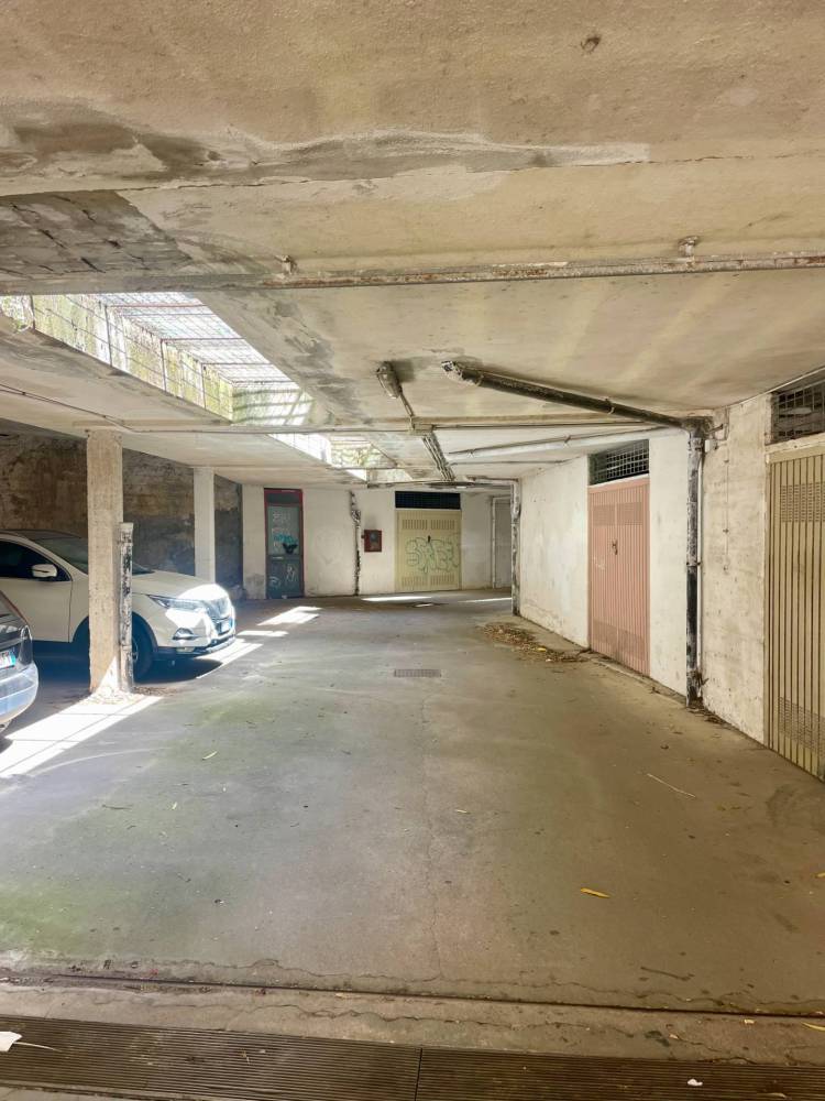 locale di sgombero in vendita ad Olbia in zona Consarcasa