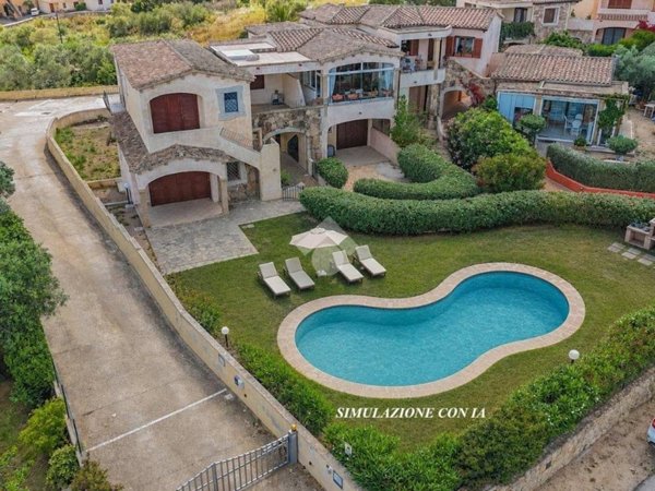 casa indipendente in vendita ad Olbia in zona Pittulongu