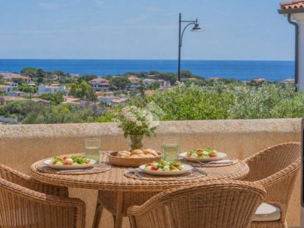 casa indipendente in vendita ad Olbia in zona Pittulongu