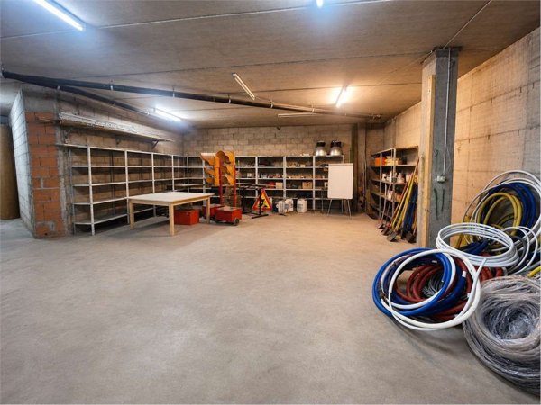 locale di sgombero in vendita ad Olbia in zona Aldo Moro