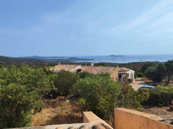 casa indipendente in vendita ad Olbia in zona Portisco