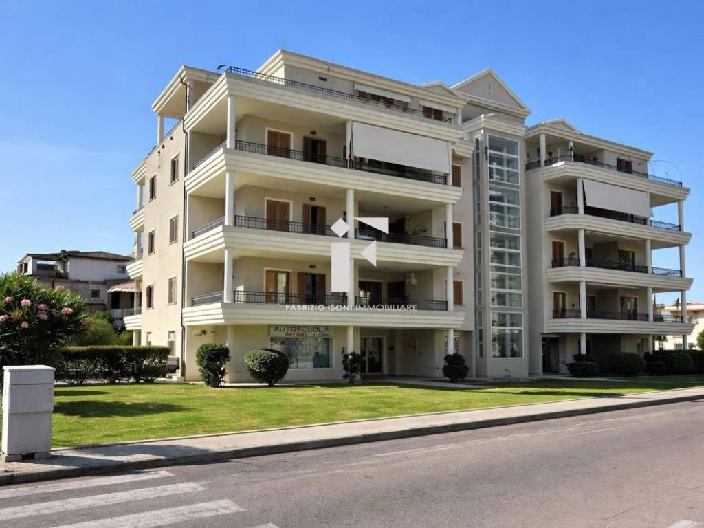 appartamento in vendita ad Olbia in zona Baratta