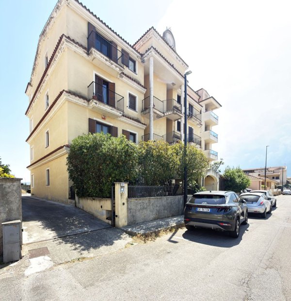 appartamento in vendita ad Olbia in zona Baratta