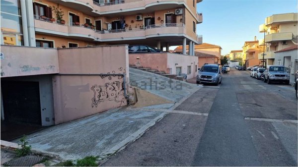 locale di sgombero in vendita ad Olbia