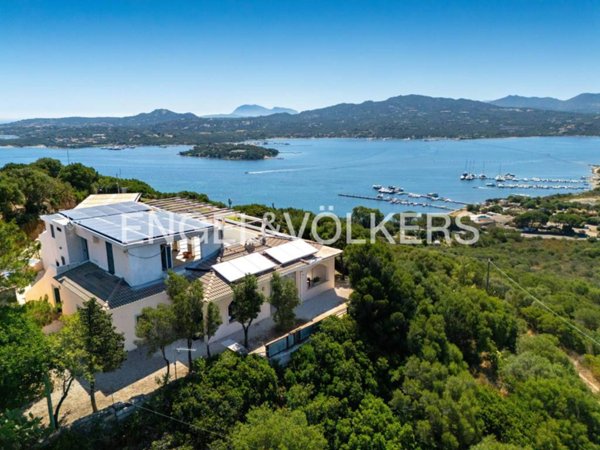 casa indipendente in vendita ad Olbia in zona Cugnana