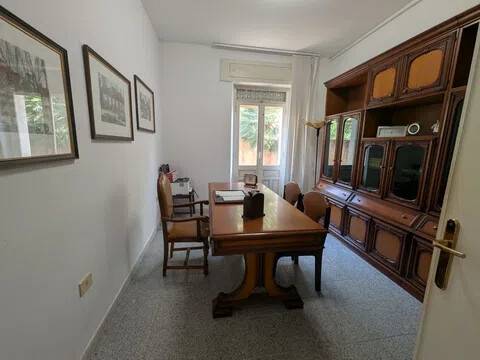 ufficio in vendita ad Olbia in zona Aldo Moro
