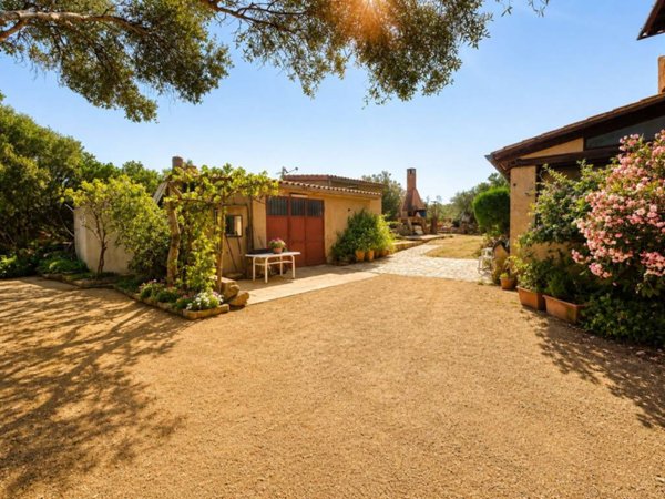 appartamento in vendita ad Olbia in zona Porto Istana