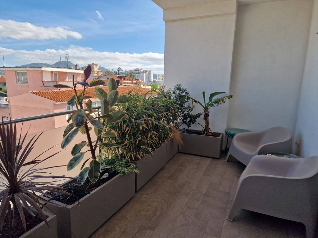 appartamento in vendita ad Olbia in zona Baratta