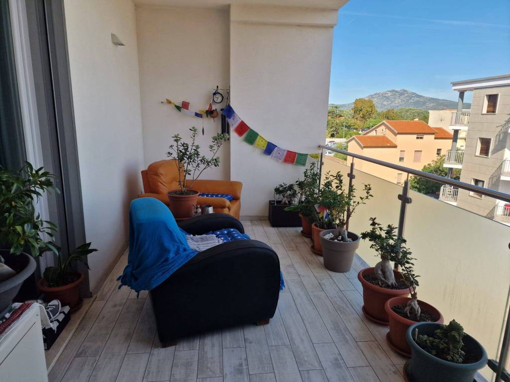 appartamento in vendita ad Olbia in zona Baratta