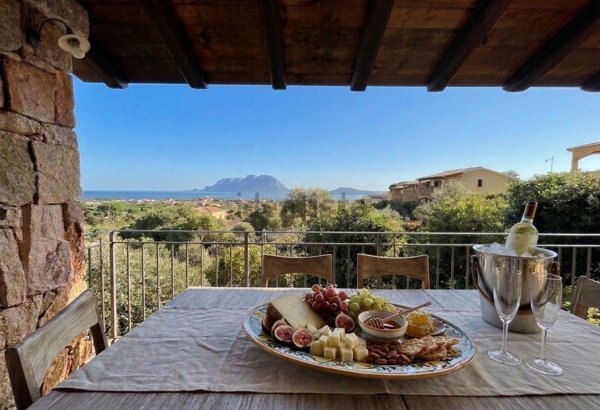 casa indipendente in vendita ad Olbia in zona Pittulongu