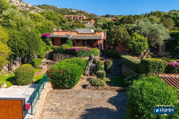 appartamento in vendita ad Olbia in zona Rudalza