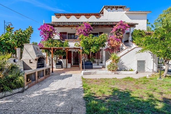 casa indipendente in vendita ad Olbia in zona Pittulongu