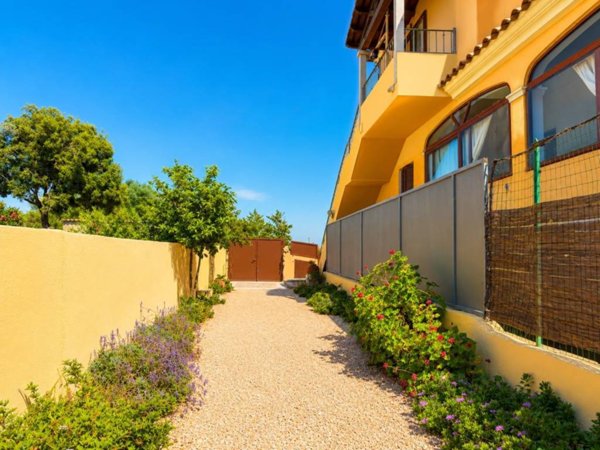 casa indipendente in vendita ad Olbia in zona Barcellona
