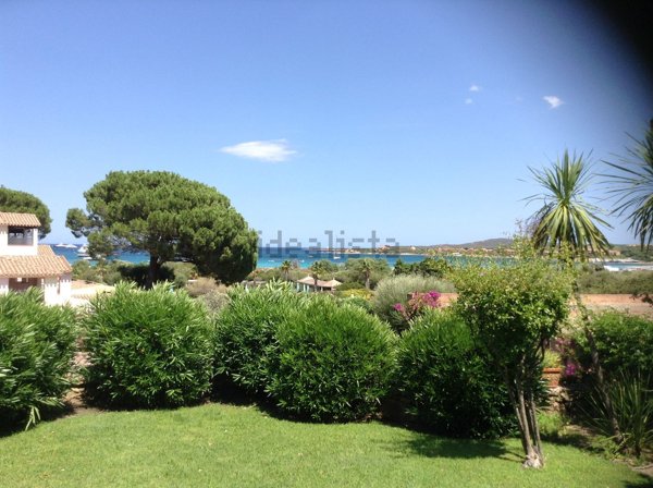 casa indipendente in vendita ad Olbia in zona Golfo di Marinella
