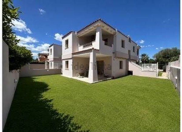 appartamento in vendita ad Olbia in zona Murta Maria