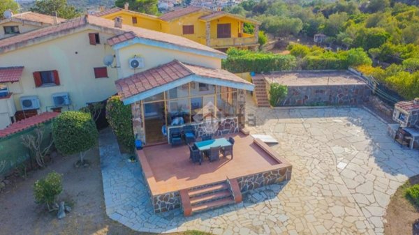 casa indipendente in vendita ad Olbia in zona Pittulongu
