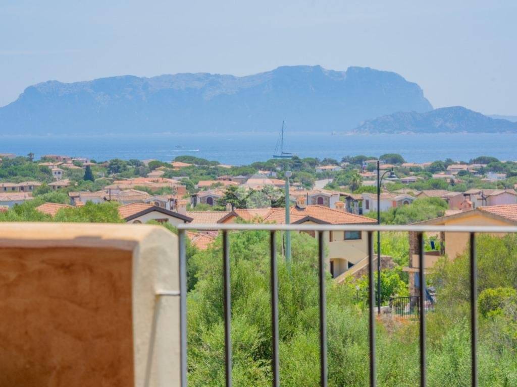 appartamento in vendita ad Olbia in zona Pittulongu