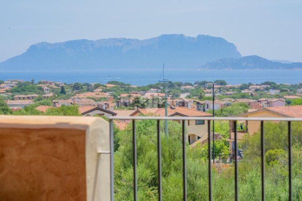 appartamento in vendita ad Olbia in zona Pittulongu