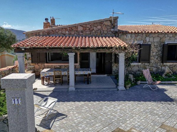 casa indipendente in vendita ad Olbia in zona Porto Istana