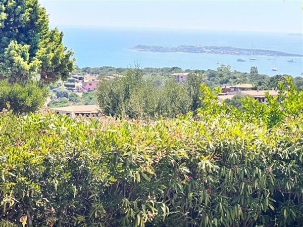 casa indipendente in vendita ad Olbia in zona Milmeggiu