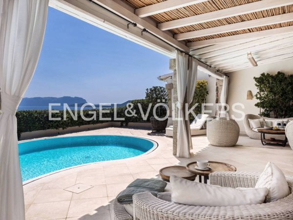 casa indipendente in vendita ad Olbia in zona Pittulongu