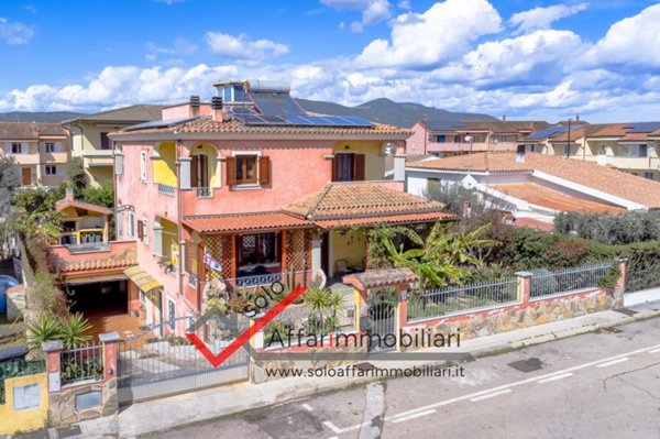 casa indipendente in vendita ad Olbia in zona Barcellona